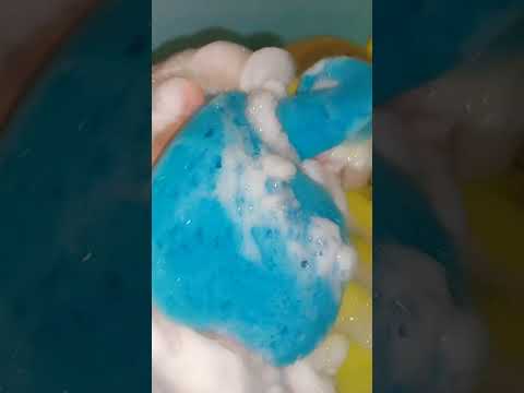 🌚 Midnight Squeezing🫧     #asmr #spongesqueezing #asmrsounds #relaxing #suds #soap #sponge