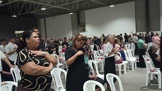Culto no Ginásio da Igreja Pentecostal Deus é Amor 🌈 Que lindo momento do louvor 🙏