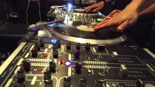 DJ EarwaxXx & DJ Phase Freestyle Cuts @ House Of WaxXx 5.2013