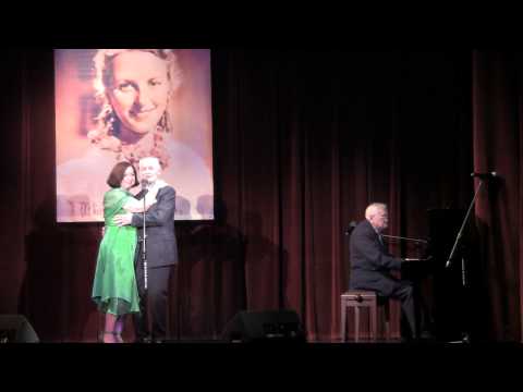 "Czy pani mieszka sama?" Olgierd Buczek, Złoty Liść Retro Macieja. 2013