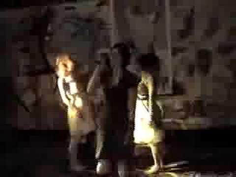 Madeline Puckette, Electro-Pop live in Los Angeles