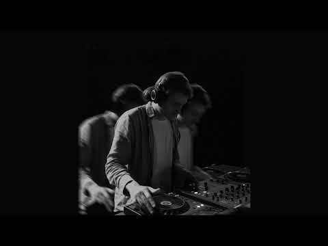 Deep Hypnotic Techno Mix - Model Hz (12.11.2022)