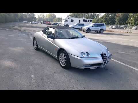 Lot 108  - 2005 Alfa Romeo Spider JTS Lusso (916)