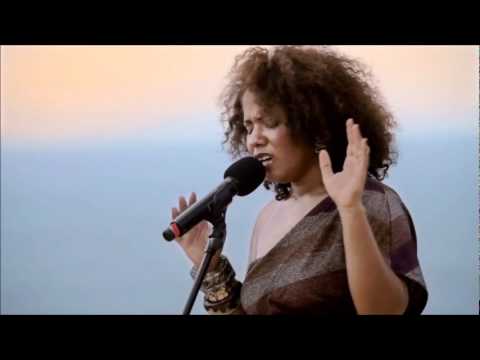 Thalita Pertuzzatti  ''' Quando Fui Chuva ''''