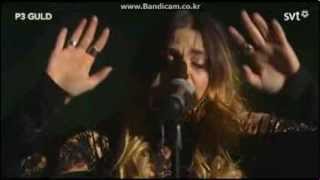 Alina Devecerski: &quot;De E dark nu&quot; (Sweden, 2013)