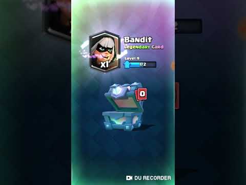 Opening legendary chest on 4525 trophies clash royal.(free to play)