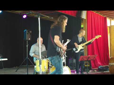 Zazpiak Bat [...] - Jean Marie ECAY Iparralde Trio feat. Laurent CHAVOIT (b) & Pascal SÉGALA (dms)