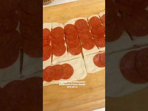 Pizza Roll Ups! #pizza #pizzarecipe #pizzarolls #pizzalover