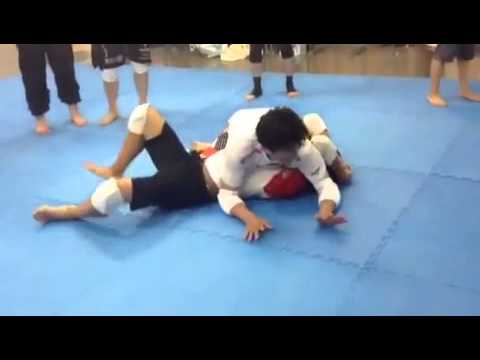 総合格闘技でスモールパッケージホールドでテイクダウン