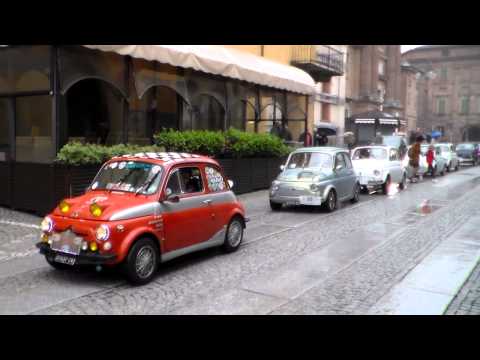 SFILATA AUTO FIAT 500 D'EPOCA A FOSSANO (CN) 21 - 4 - 2014.