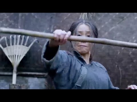 Kung Fu Movie! 80-year-old granny is the strongest killer, using a stick to slay countless enemies.