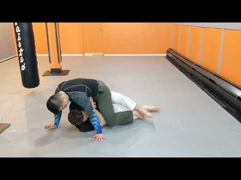 Mount Escape - The Knee Elbow (Hip-Escape)