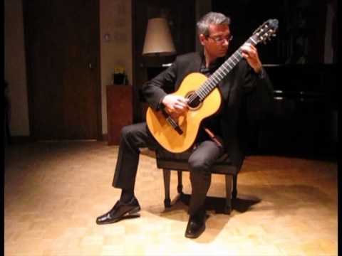 Dimitris Kotronakis performs Tuhũ by Roland Dyens
