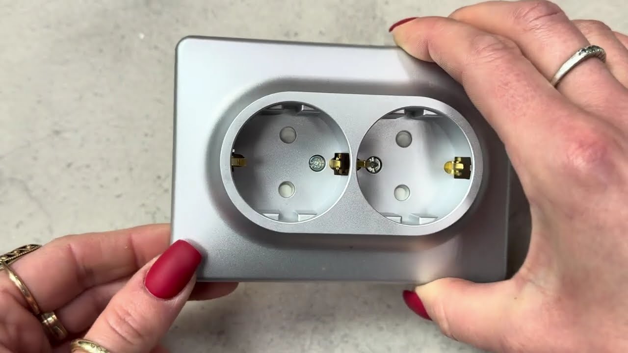 Розетка двомісна з/з з шторками SCHNEIDER Sedna Design алюміній SDD313221