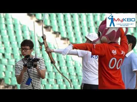 Archer Ki Bo-bae's First Pitch via bow and arrow [HD version]