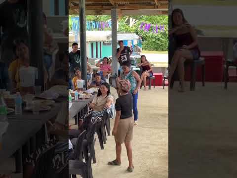 WOW ang galing ni nanay parang nagconcert ang husay pa ng boses/#viralvideo