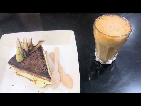Chocolate cheesecake & coffee at Moddy’s, Kotagiri.