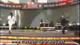 Usher e Will.I.Am - What&#39;s Your Name live NFL