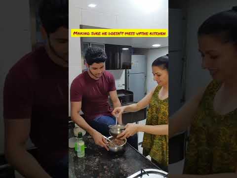Home cooking with my son : Bhagyashree & Abhimanyu #shorts