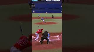 How'd Mike Trout hit this?!