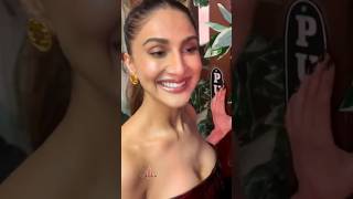 Download lagu #vaanikapoor super hot look #ytshorts #shorts mp3