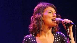 Mara Barros Si La Luna Cae Teatro Lara 25.02.2017