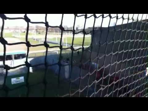 Go ahead egels publiek doet stoer