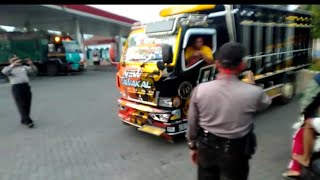 Download lagu Viral!!!!! Nyondrek new tawakal 3 di obrak polisi mp3 Download lagu Viral!!!!! Nyondrek new tawakal 3 di obrak polisi mp3