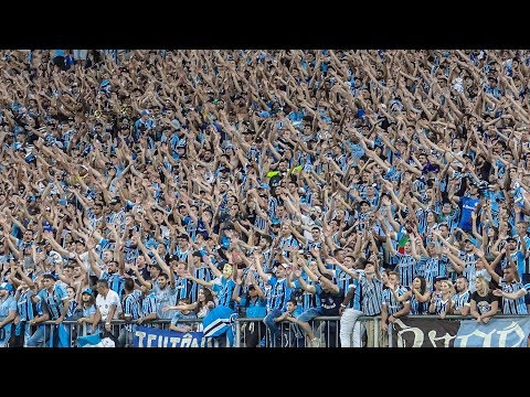 "Grenal 422  - A festa - Te dou a vida/Pingos de amor/Bairro da Azenha" Barra: Geral do Grêmio • Club: Grêmio