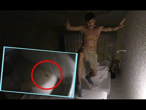 HORROR NIGHT IN THE HOTEL ROOM | Ksfreak & Krappi