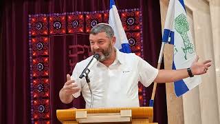 דבר תורה ניסן סלומינסקי בבית כנסת מורשת (צילום: דורון רדי)