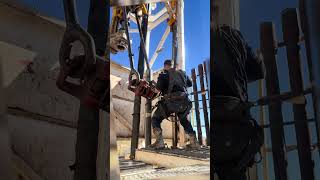Download lagu Pulling Drill Pipe Derrickman Job mp3