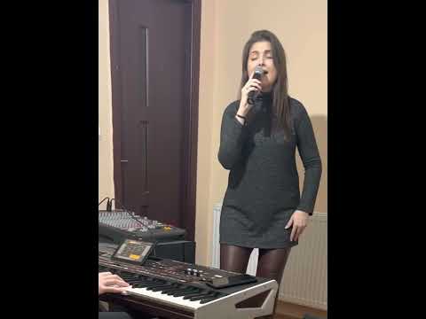 Ioana Leonte- Ori e albă, ori e neagră (Cover Live)