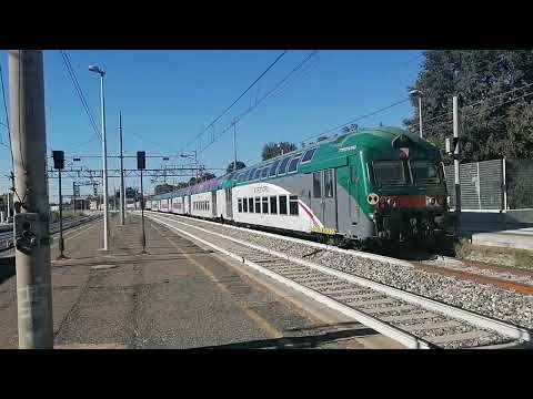 Treno Regio express 2174 in ripartenza da Codogno (LO)