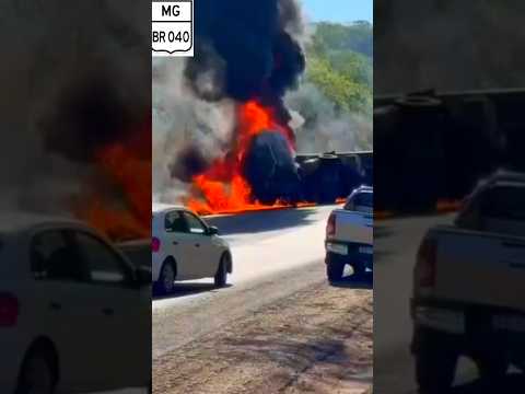 Grave acidente na BR-040 em João Pinheiro (MG) deixa feridos.