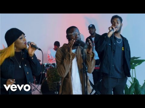 Arieleno - Miles Away (Live)