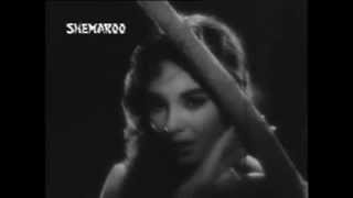 Jis Dil Mein Basa Tha Pyar Tera - Saheli - Lata - YouTube