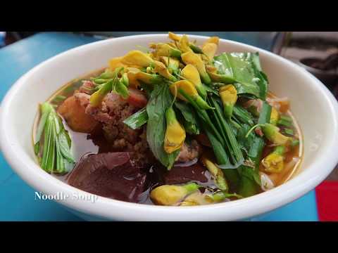 Noodle Soup with Tamarind Dipping Sauce | Street Food Guide Cambodia