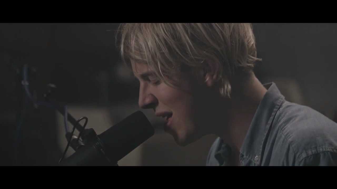 Tom Odell - Can't Pretend (at Dean Street Studios) - YouTube