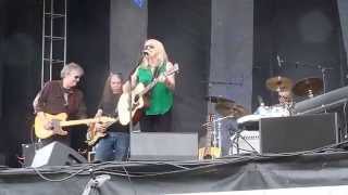 Pegi Young and the Survivors 