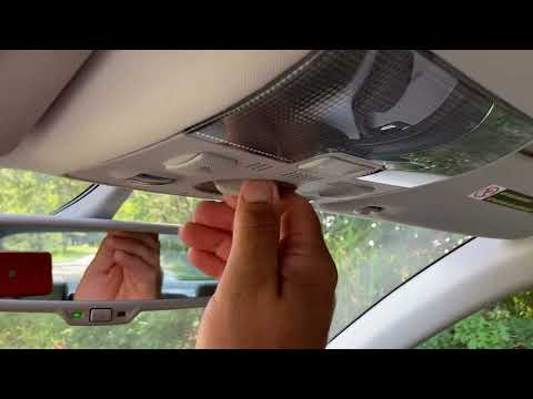 2008 Audi RS4 in Ibis glove box and sunroof operation