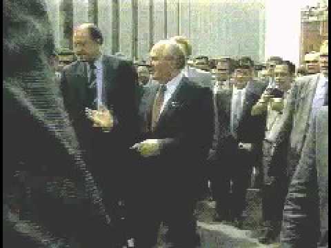 Gorbachev Resigns [1991, CNN]