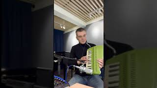 Video thumbnail for Suzuki-Andes 25F - "Keyboard-recorder" test (Blue bossa) by Zoltan Szigeti