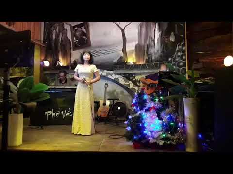 Thể hiện bởi Hoài Mỹ