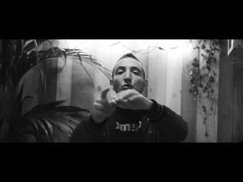 Video thumbnail for Tra i denti