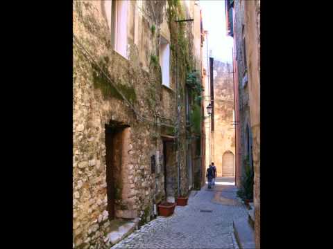 In der Altstadt von Terracina / in the historic center of Terracina
