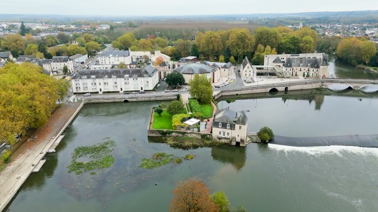 La Flèche vue du ciel – Moulin, Port Luneau, Château des Carmes – ADRONE