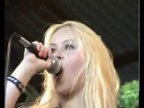 Xe NONE live at Liven' festival, 2005