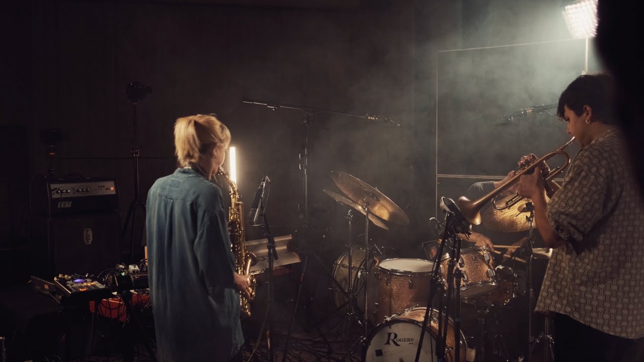 yvonne moriel :: sweetlife — WHITE [live at Westbahnstudios Vienna]