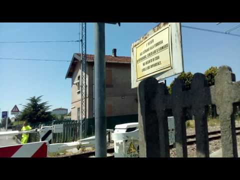 Passaggio a livello di via Bologna Ferrara / Italian level crossing